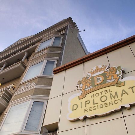 Hotel Diplomat Residency Нью-Дели Экстерьер фото