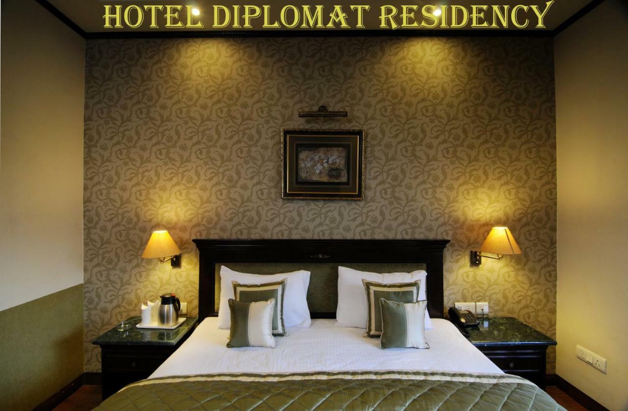 Hotel Diplomat Residency Нью-Дели Экстерьер фото